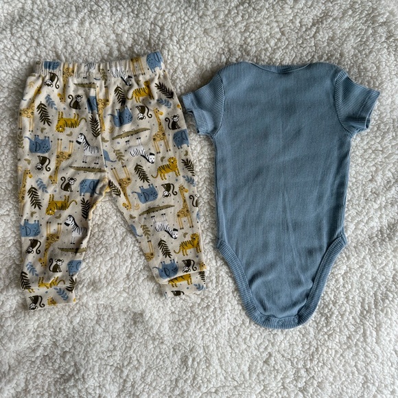 Chick pea Two Piece Set - Picture 4 of 4